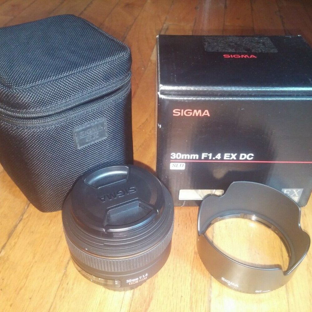 Sigma 30mm f/1.4 EX DC HSM Autofocus Lens Nikon